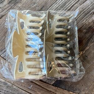 2 Large Hair Claw Clips